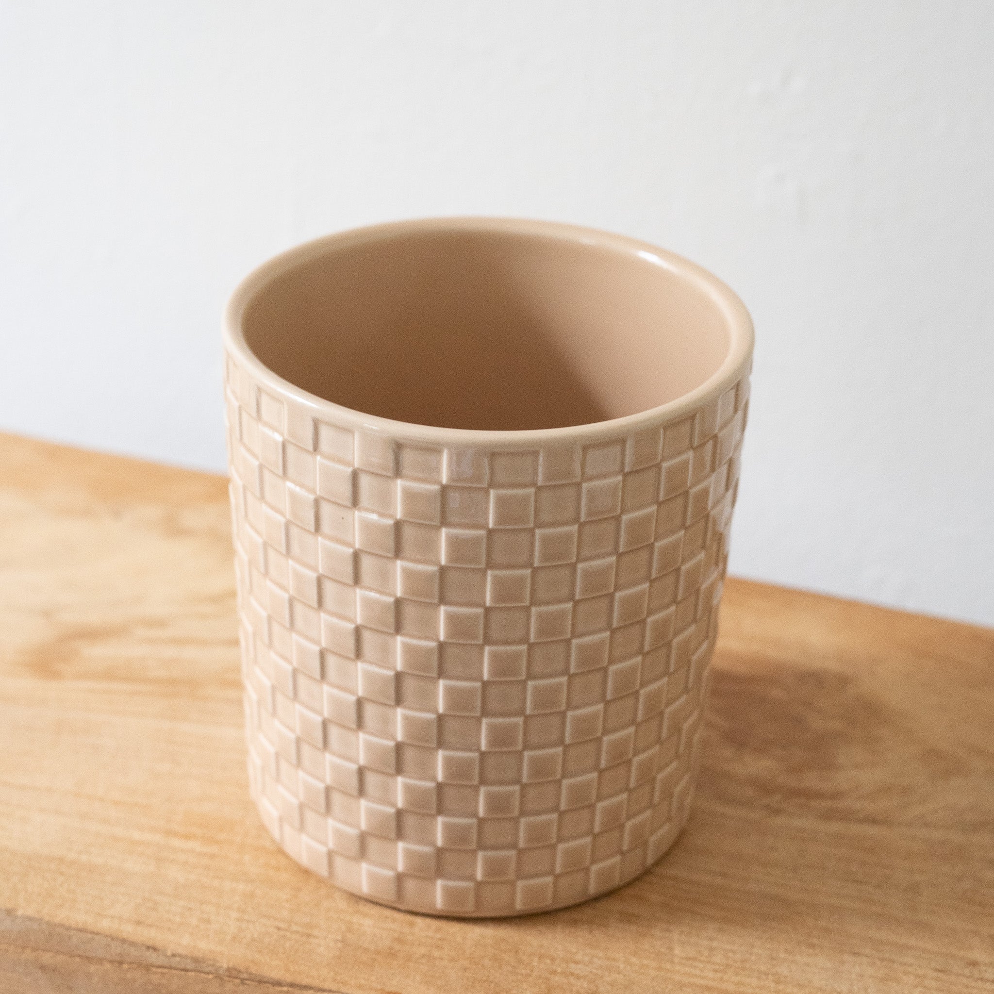 Oat Embossed Checkered Ceramic Planter