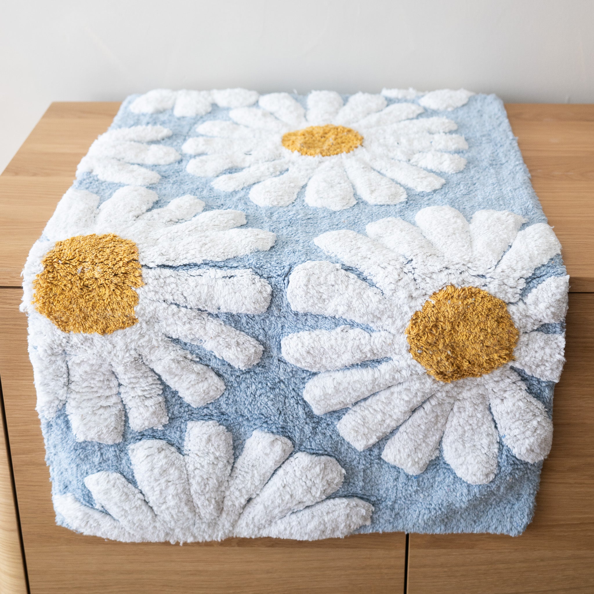 Daisies Tufted Bath mat