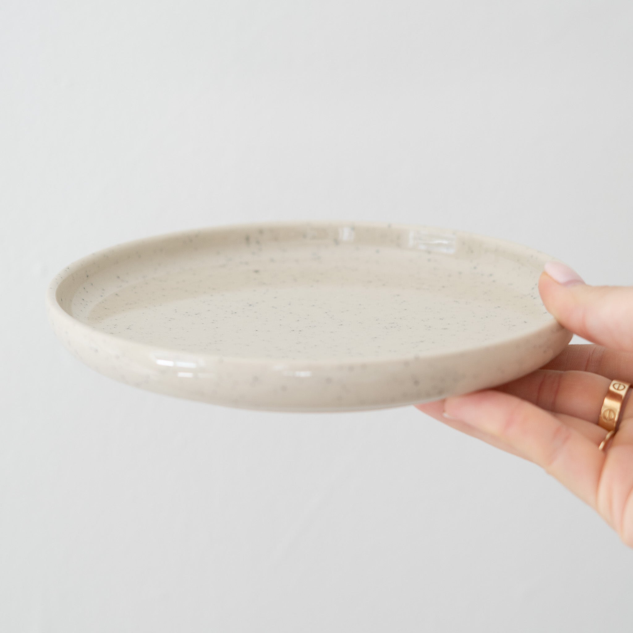 Uno Speckle Dinnerware
