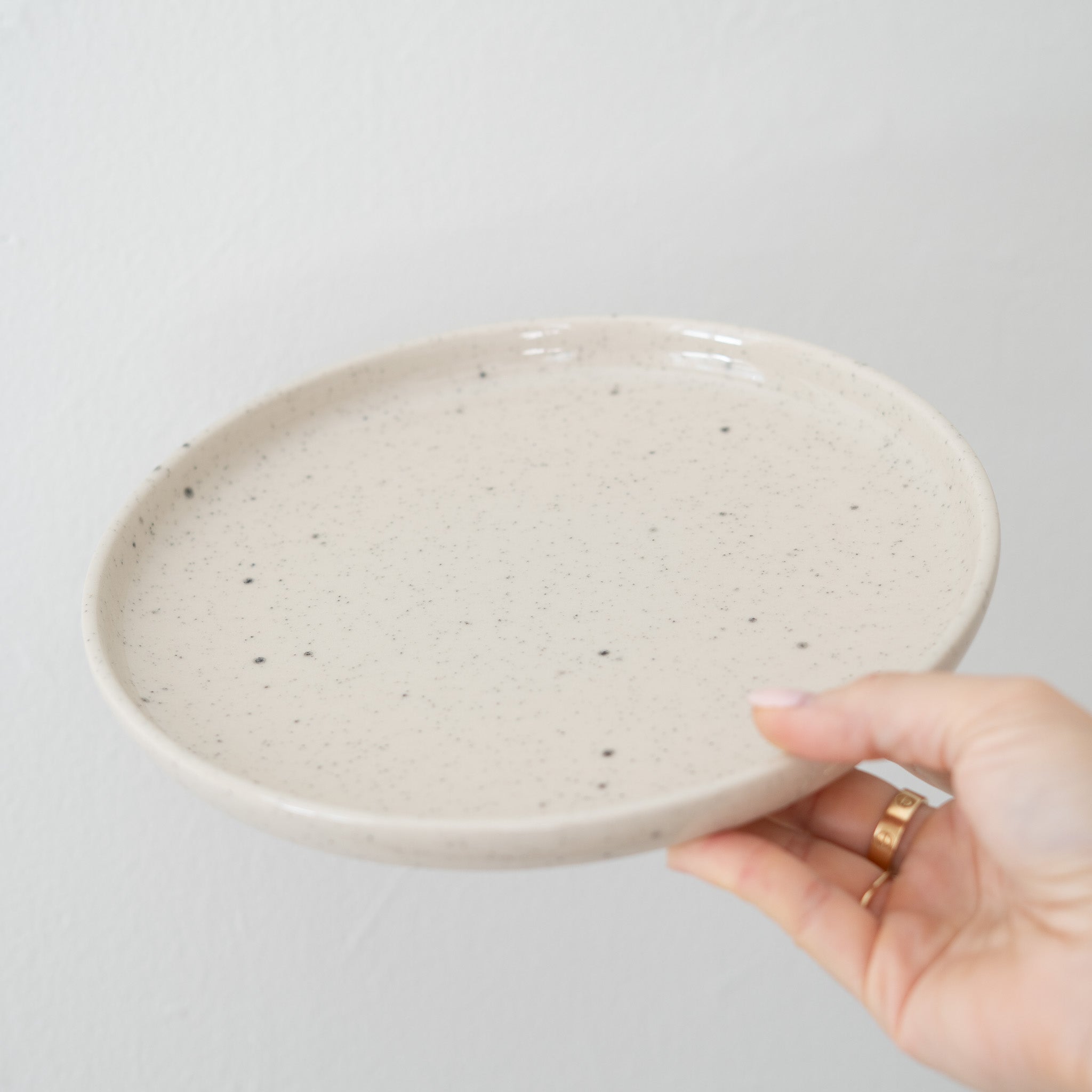 Uno Speckle Dinnerware