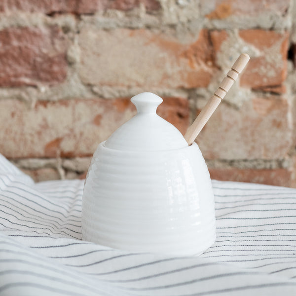 Beehive Honey Pot with Dauber