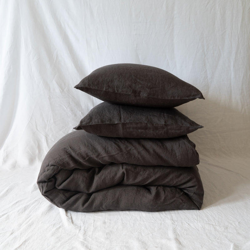 charcoal linen duvet and matching pillowcases