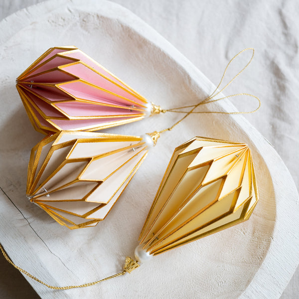 Foldable Paper Pendant Ornament Crème